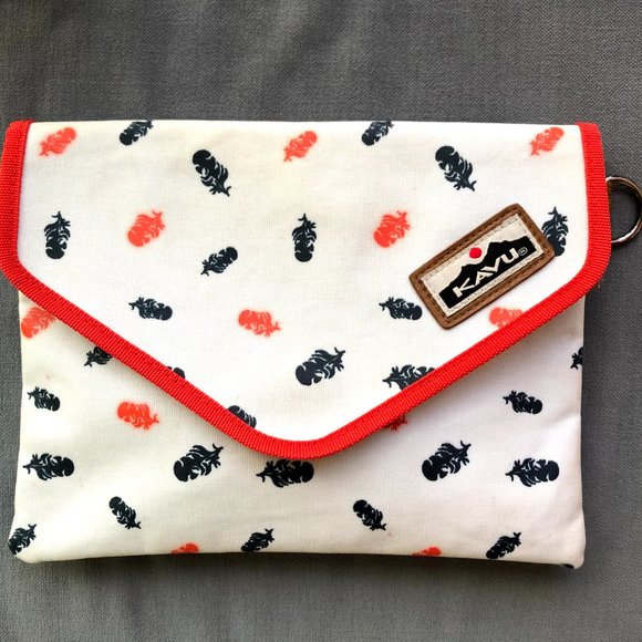 KAVU Crossbody Pouch w/removable Strap - Picture 6 of 6